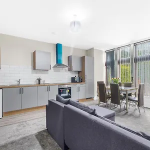 Apartment Smiling- North Park Road, Bradford (West Yorkshire)