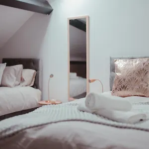 Apartment Bv Luxury Penthouse Conditioning House, Bradford (West Yorkshire)