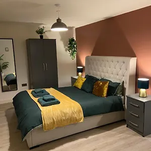 Apartment From Cosy 2 Bed, Bradford (West Yorkshire)
